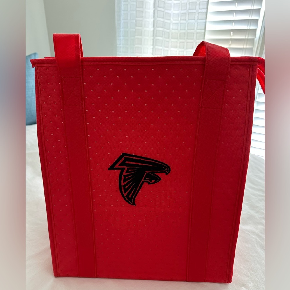 Atlanta Falcons Red Insulated Tote with Logo. Zipper, NEW